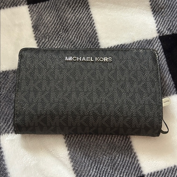 Michael Kors Black Monogram Wallet - Picture 1 of 4